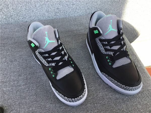 Air Jordan 3 Retro GS 'Green Glow' - Image 4