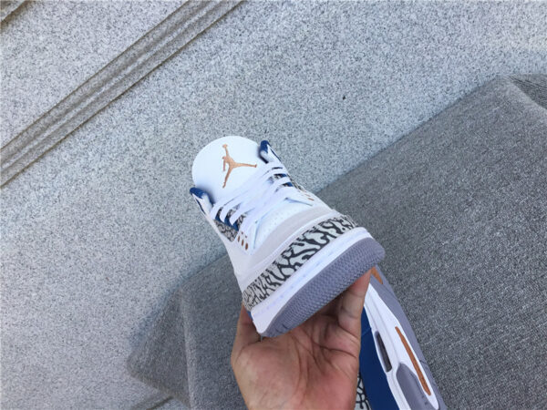 Air Jordan  White and Blue Wizards - Image 10