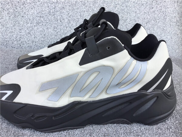 Yeezy Boost Infants 'Bone' - Image 11