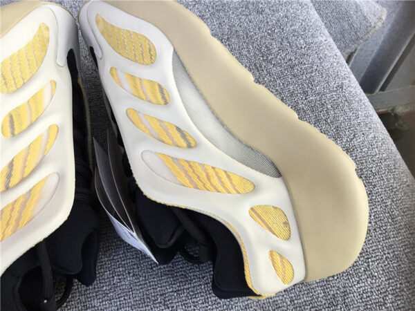 Yeezy Boost Srphym Leaf Yellow - Image 11