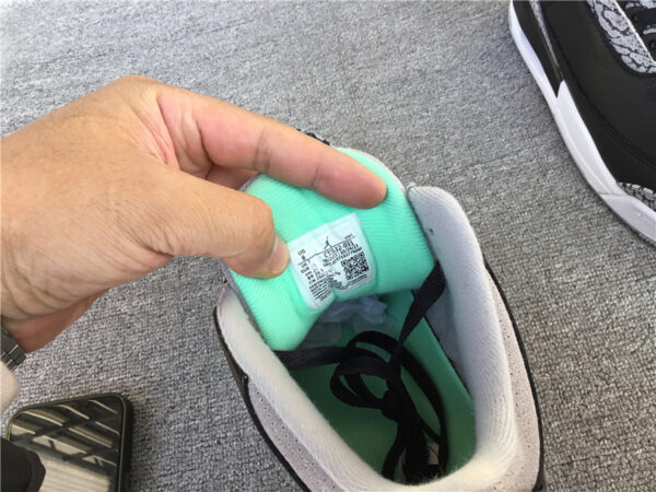 Air Jordan 3 Retro GS 'Green Glow' - Image 5