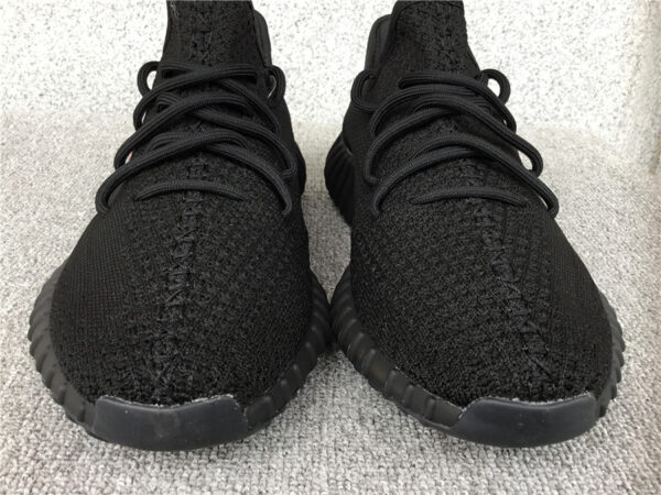 Yeezy Boost Bred - Image 10