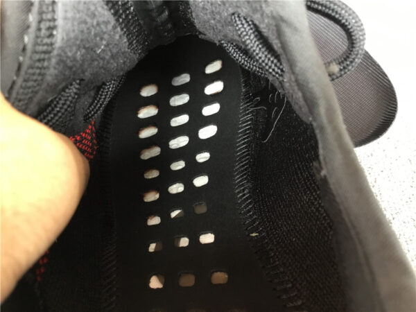 Yeezy Boost Bred - Image 9
