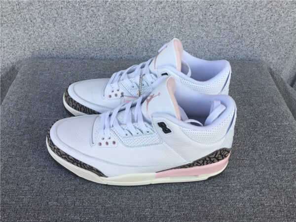 Air Jordan 3 WMNS Atmosphere - Image 21