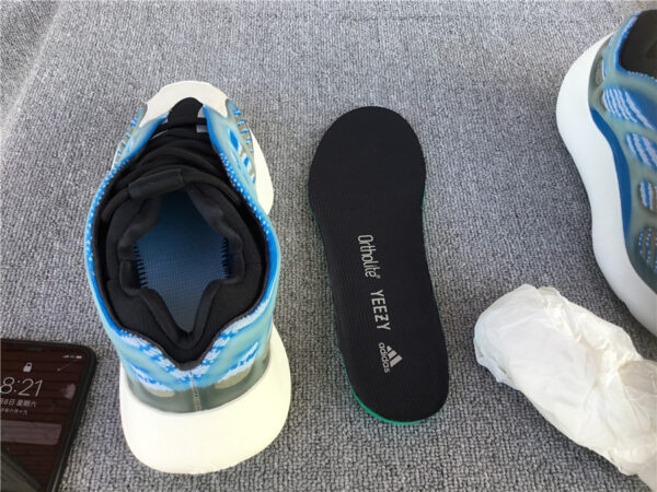 Yeezy Boost Arzareth Blue Aurora - Image 32