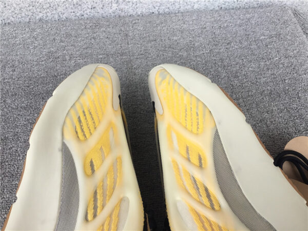Ad Yeezy White Yellow - Image 24