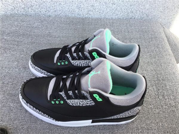 Air Jordan 3 Retro GS 'Green Glow' - Image 18