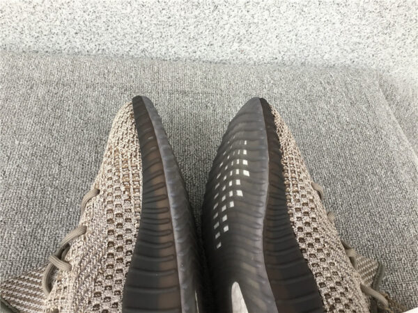 Yeezy Volcanic Ash - Image 5