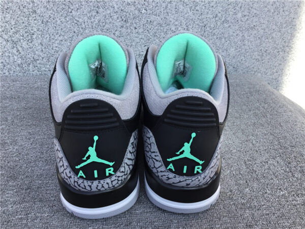 Air Jordan 3 Retro GS 'Green Glow' - Image 20