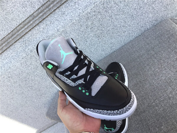 Air Jordan 3 Retro GS 'Green Glow' - Image 21