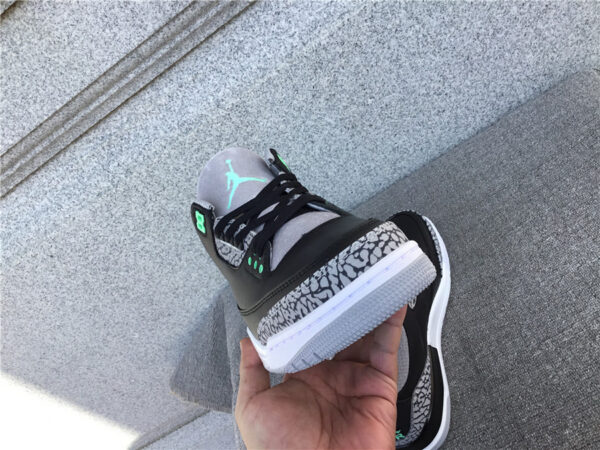 Air Jordan 3 Retro GS 'Green Glow' - Image 22