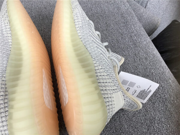 Yeezy Boost Lundmark Reflective' - Image 4