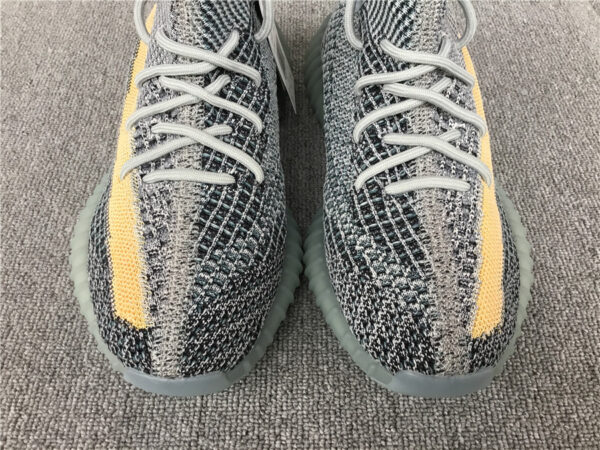 Yeezy Coconut Ash Blue - Image 23