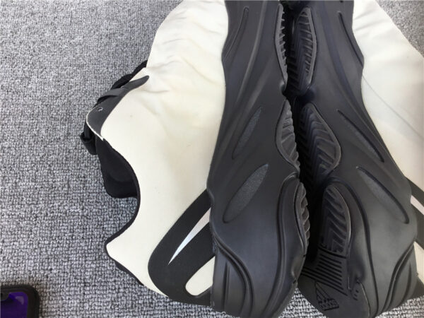Yeezy Boost Infants 'Bone' - Image 24