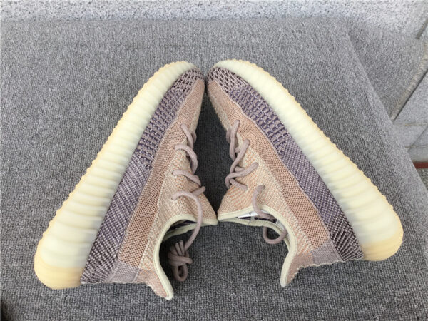 Yeezy Boost Ash Pearl - Image 2